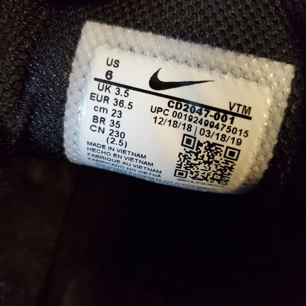 NIKE AIR MAX 720‎